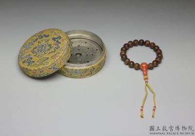 图片[2]-Agarwood bead bracelet with tin container, Qianlong reign (1736-1795), Qing dynasty-China Archive